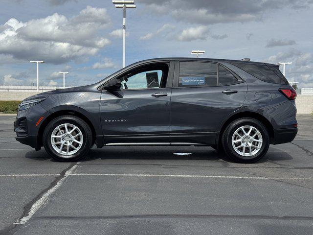 Photo of 2022 Iron Gray Metallic Chevrolet Equinox