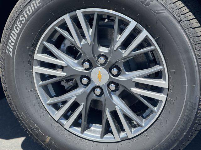 Photo of 2025 Summit White Chevrolet Traverse