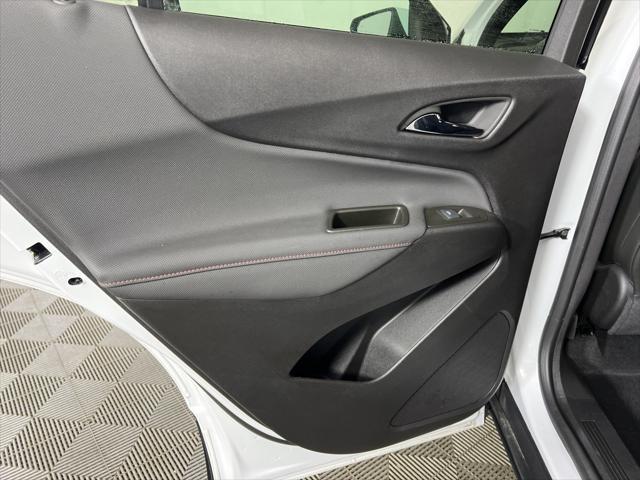 Photo of 2024 Summit White Chevrolet Equinox