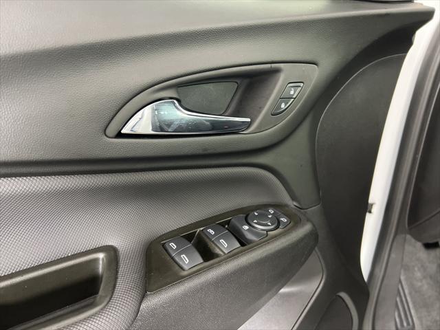 Photo of 2024 Summit White Chevrolet Equinox