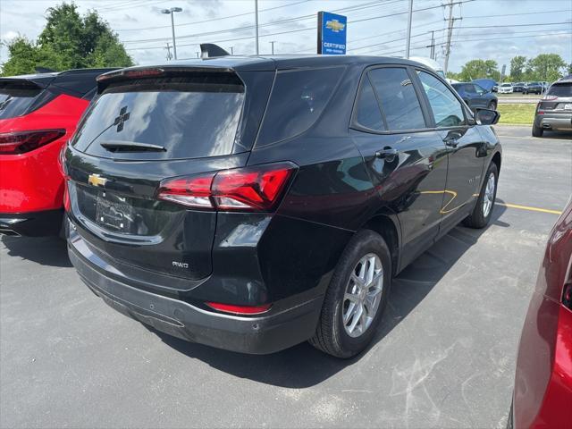 Photo of 2023 Mosaic Black Metallic Chevrolet Equinox