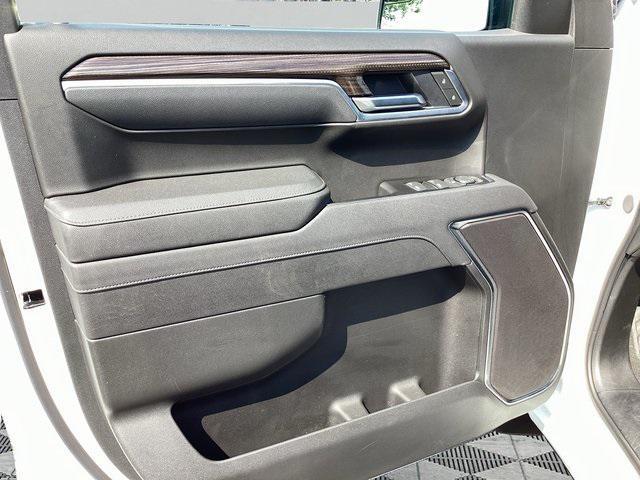 Photo of 2025 Summit White Chevrolet Silverado 1500