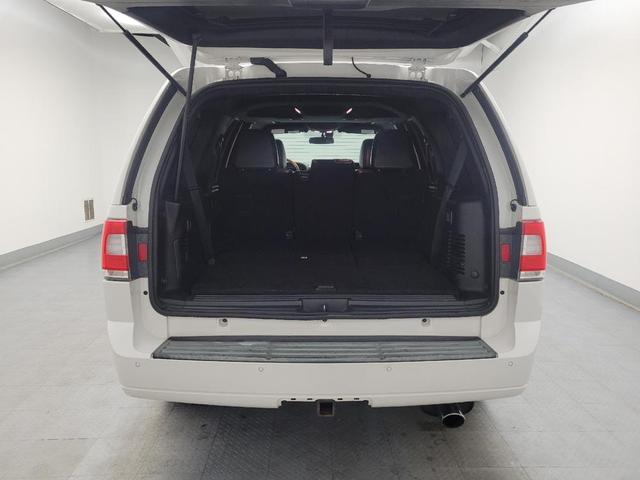 Photo of 2015 White Platinum Metallic Tri-Coat Lincoln Navigator