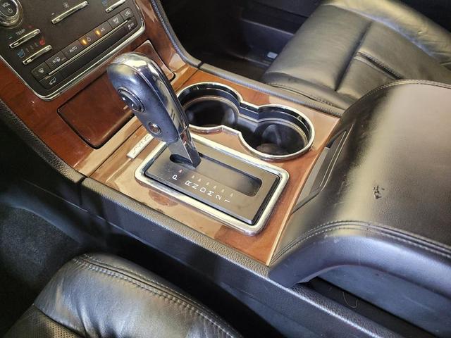 Photo of 2015 White Platinum Metallic Tri-Coat Lincoln Navigator