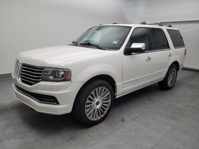 Photo of 2015 White Platinum Metallic Tri-Coat Lincoln Navigator