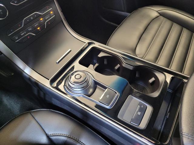 Photo of 2019 Gray Ford Edge