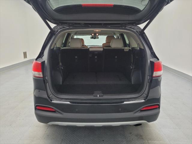 Photo of 2017 Ebony Black Kia Sorento