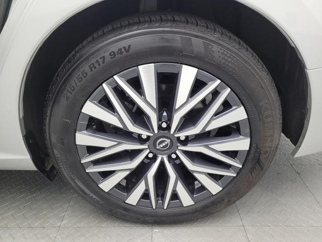 Photo of 2024 Brilliant Silver Metallic Nissan Altima
