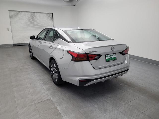 Photo of 2024 Brilliant Silver Metallic Nissan Altima