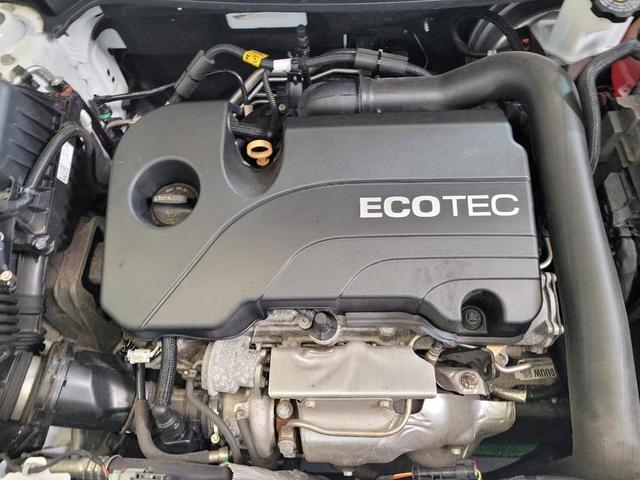 Photo of 2020 Summit White Chevrolet Equinox