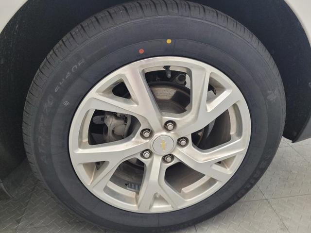 Photo of 2020 Summit White Chevrolet Equinox