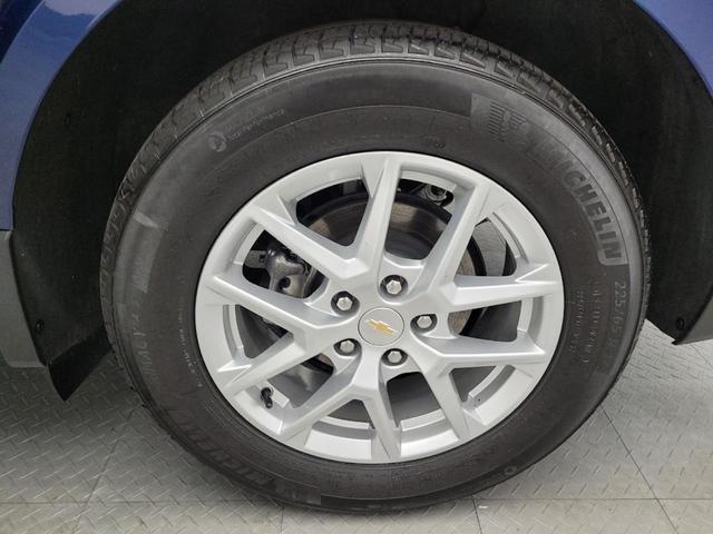 Photo of 2022 Blue Glow Metallic Chevrolet Equinox