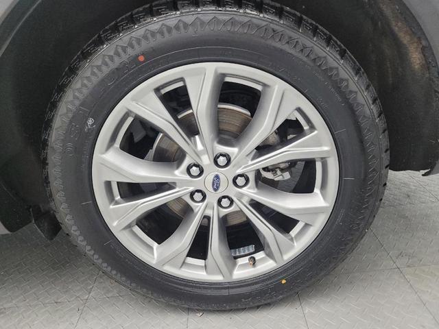 Photo of 2021 Oxford White Ford Explorer