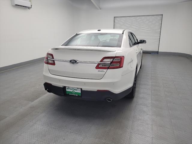 Photo of 2019 White Ford Taurus