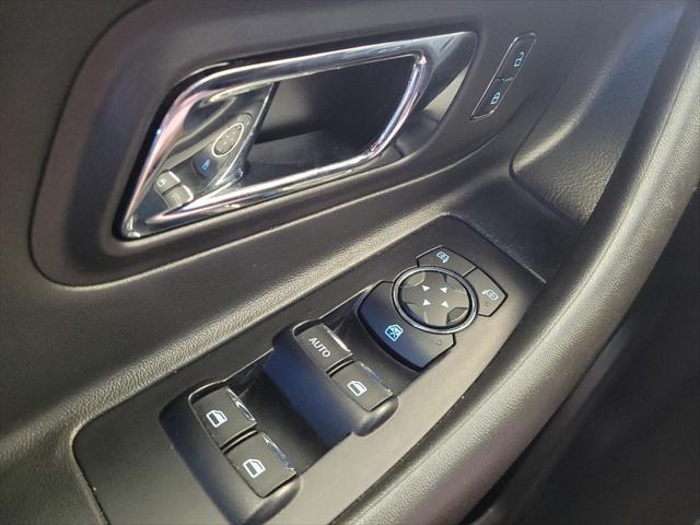 Photo of 2019 White Ford Taurus