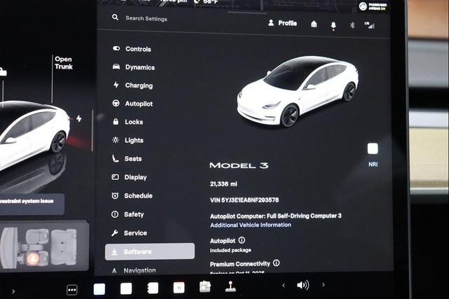 Photo of 2022 Pearl White Multi-Coat Tesla Model 3