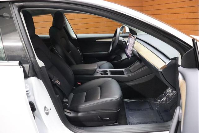Photo of 2022 Pearl White Multi-Coat Tesla Model 3