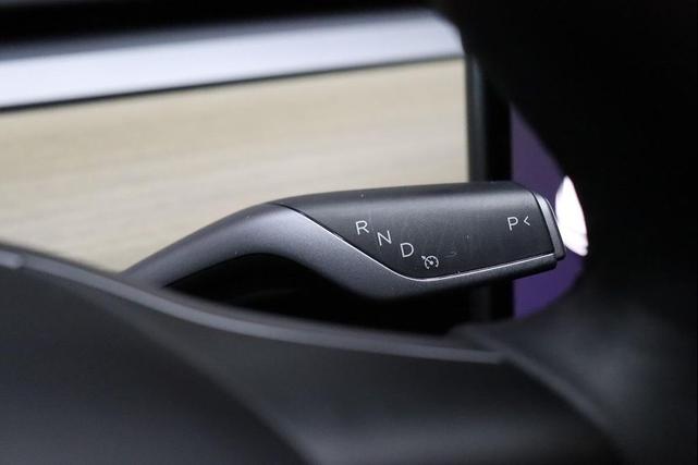 Photo of 2022 Pearl White Multi-Coat Tesla Model 3
