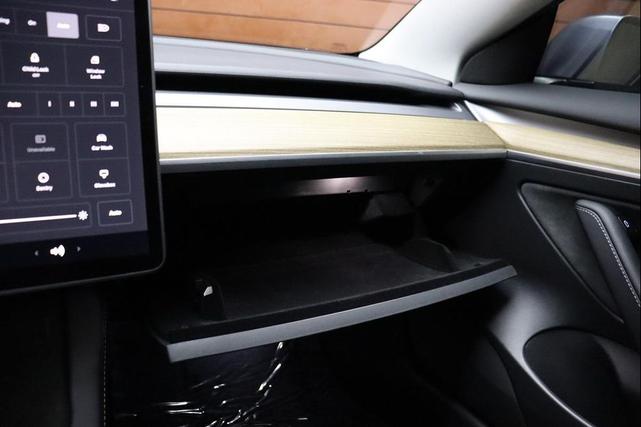 Photo of 2023 Midnight Silver Metallic Tesla Model 3
