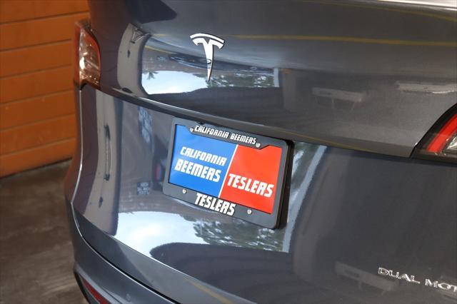 Photo of 2021 Midnight Silver Metallic Tesla Model Y