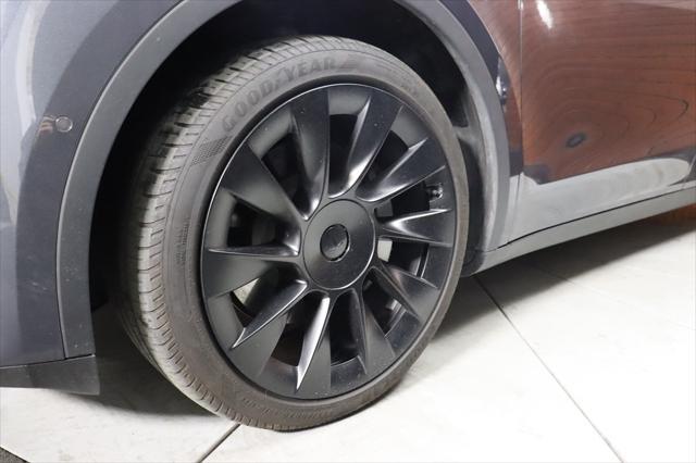 Photo of 2021 Midnight Silver Metallic Tesla Model Y