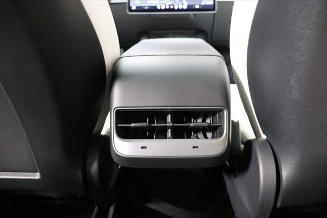 Photo of 2021 Deep Blue Metallic Tesla Model Y