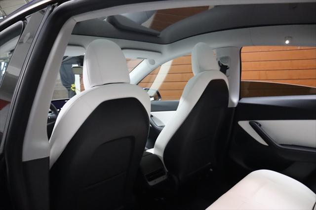 Photo of 2021 Deep Blue Metallic Tesla Model Y