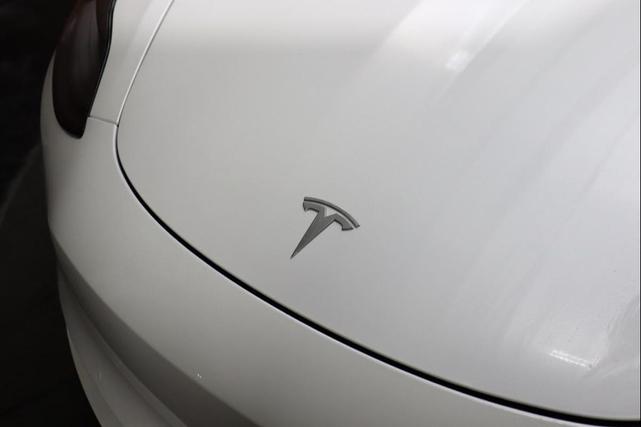 Photo of 2021 Pearl White Multi-Coat Tesla Model 3