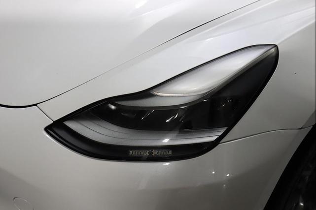 Photo of 2021 Pearl White Multi-Coat Tesla Model 3