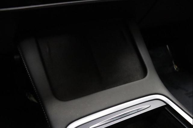 Photo of 2022 Midnight Silver Metallic Tesla Model 3