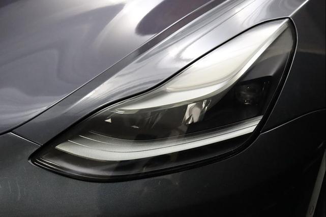 Photo of 2022 Midnight Silver Metallic Tesla Model 3