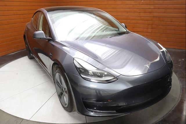 Photo of 2022 Midnight Silver Metallic Tesla Model 3