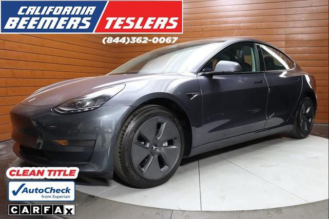 Photo of 2022 Midnight Silver Metallic Tesla Model 3