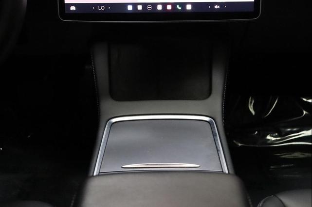 Photo of 2022 Midnight Silver Metallic Tesla Model 3