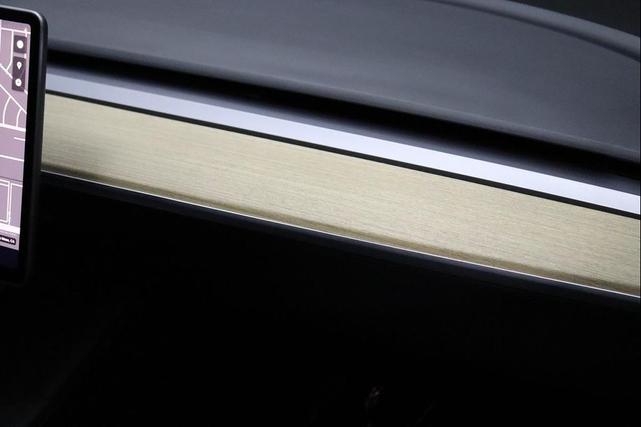 Photo of 2022 Midnight Silver Metallic Tesla Model 3