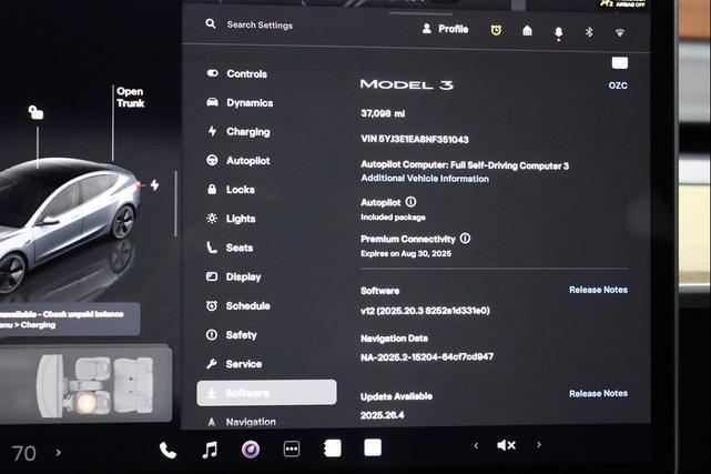 Photo of 2022 Midnight Silver Metallic Tesla Model 3