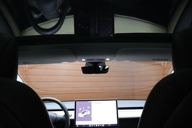 Photo of 2022 Midnight Silver Metallic Tesla Model 3