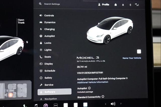 Photo of 2021 Pearl White Multi-Coat Tesla Model 3