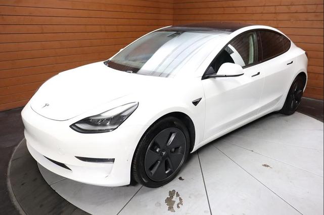 Photo of 2021 Pearl White Multi-Coat Tesla Model 3