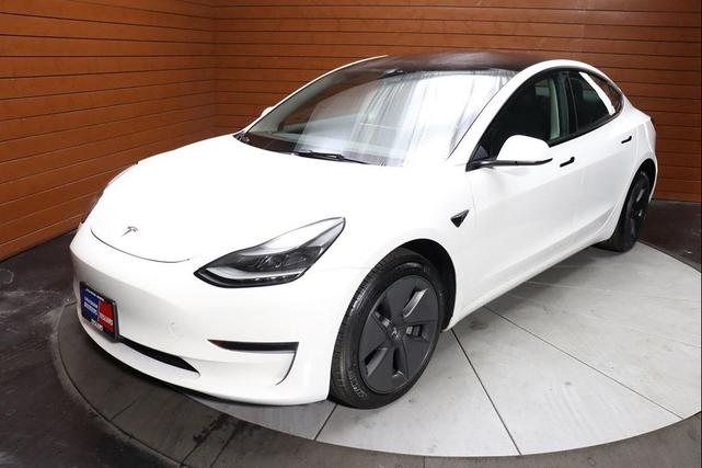 Photo of 2022 Pearl White Multi-Coat Tesla Model 3