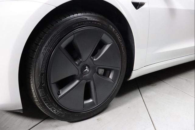 Photo of 2022 Pearl White Multi-Coat Tesla Model 3