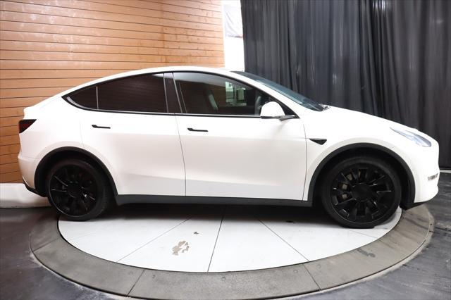 Photo of 2021 Pearl White Multi-Coat Tesla Model Y