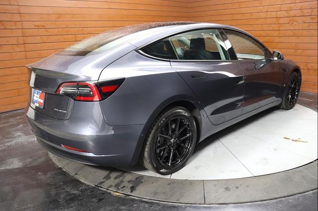 Photo of 2023 Midnight Silver Metallic Tesla Model 3
