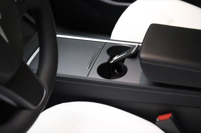 Photo of 2022 Pearl White Multi-Coat Tesla Model Y