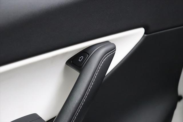 Photo of 2022 Pearl White Multi-Coat Tesla Model Y