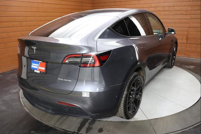 Photo of 2023 Midnight Silver Metallic Tesla Model Y