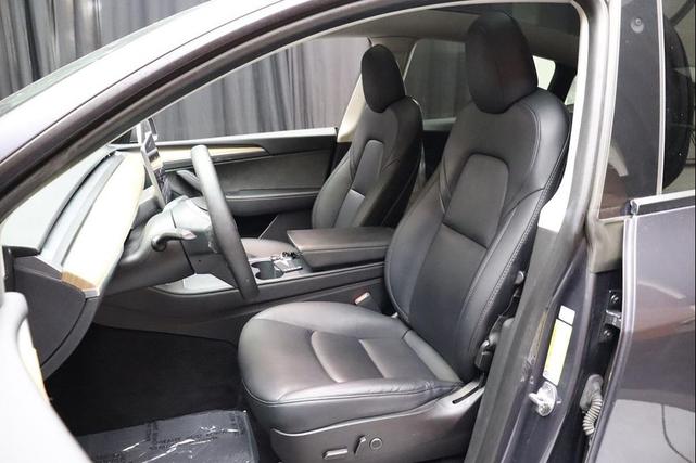 Photo of 2023 Midnight Silver Metallic Tesla Model Y