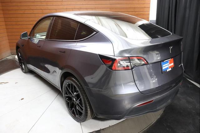 Photo of 2023 Midnight Silver Metallic Tesla Model Y