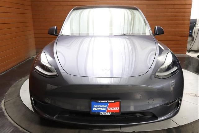 Photo of 2023 Midnight Silver Metallic Tesla Model Y