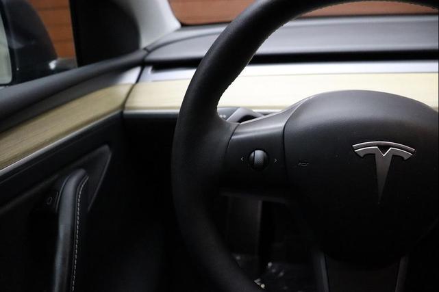 Photo of 2023 Midnight Silver Metallic Tesla Model Y
